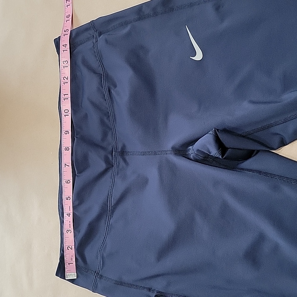 Nike Size L Navy Blue Racer Crop Leggings (Running Essential Crop Capri) - Picture 7 of 15